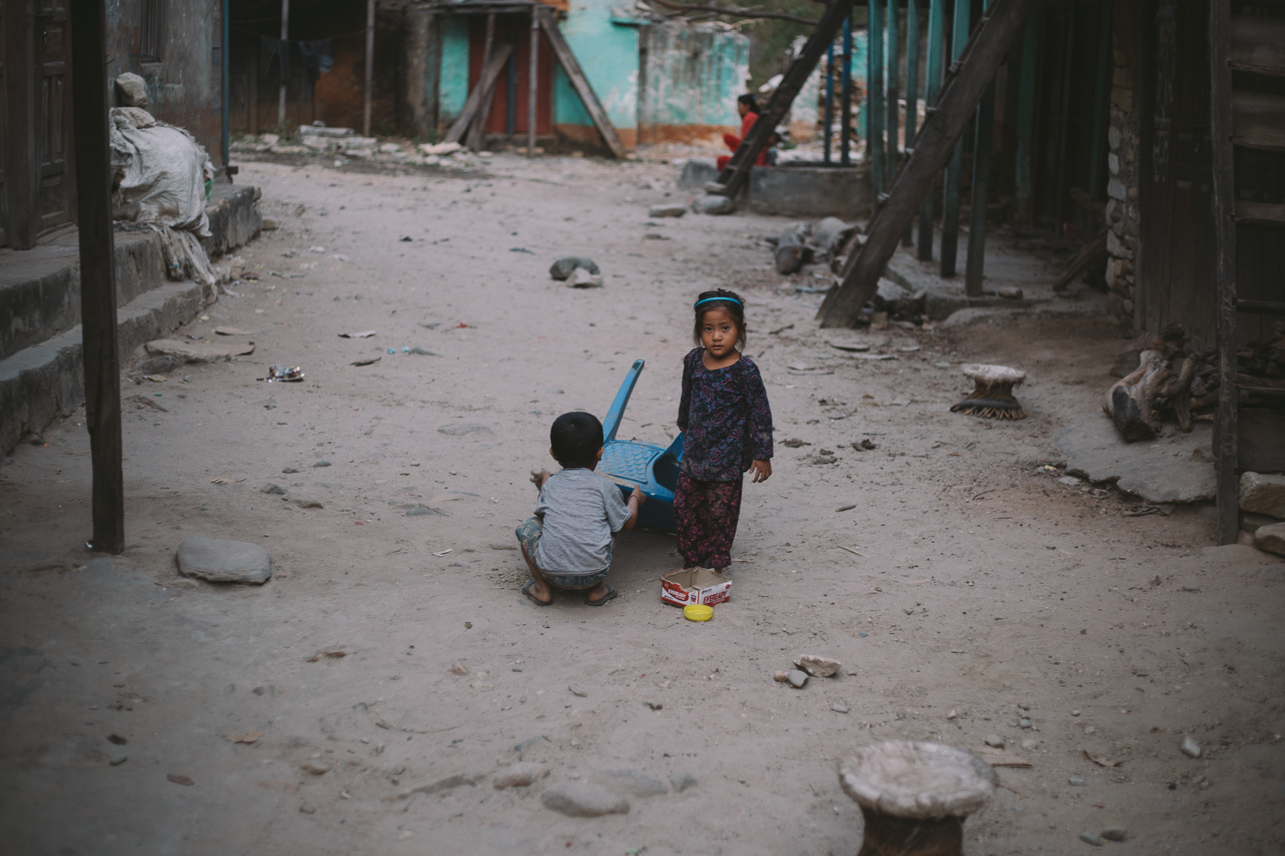 Kids_playing_West_Nepal_2017-1103